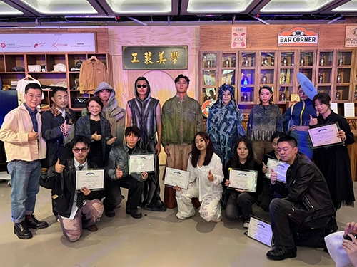 時尚聯盟展工裝美學三港足任模特支持